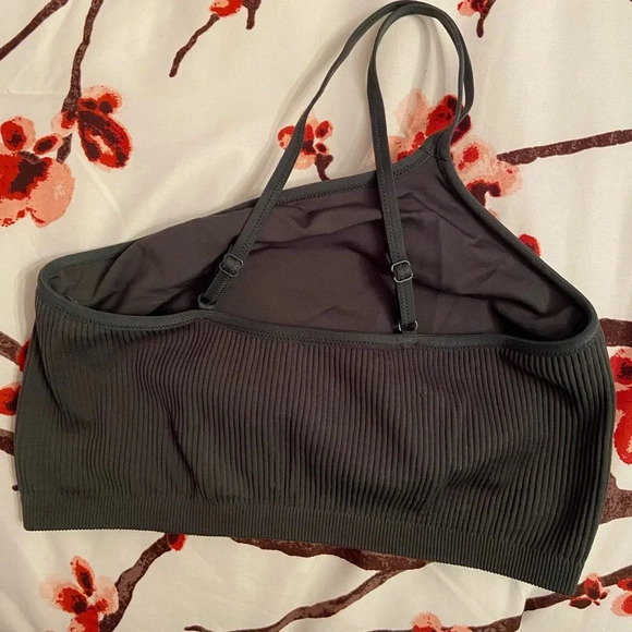 Aerie one shoulder sports bra 💚 - Picture 3 of 4